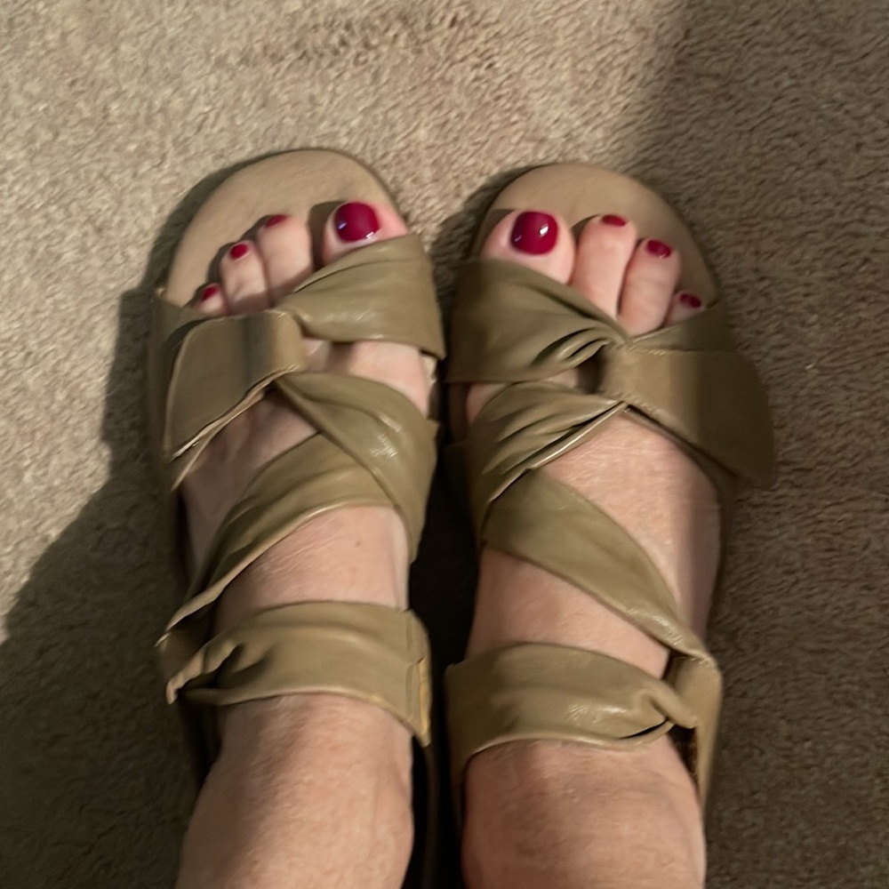Elite s Valerie by Walking cradles sandals  tan sandals size 10 wide